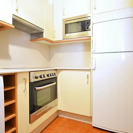 Galihost - Con Piscina En El Centro De アパート