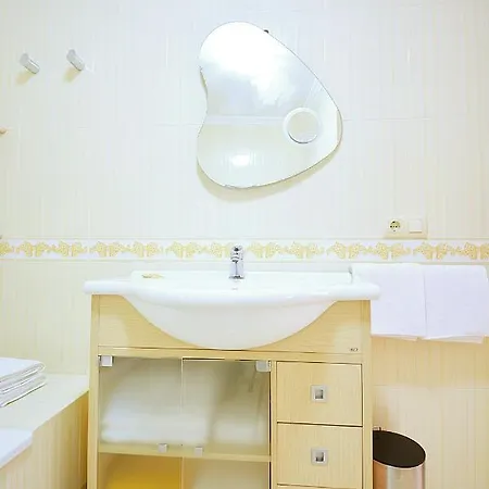 アパート Galihost - Con Piscina En El Centro De *