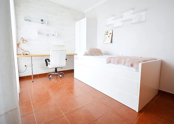 Galihost - Con Piscina En El Centro De