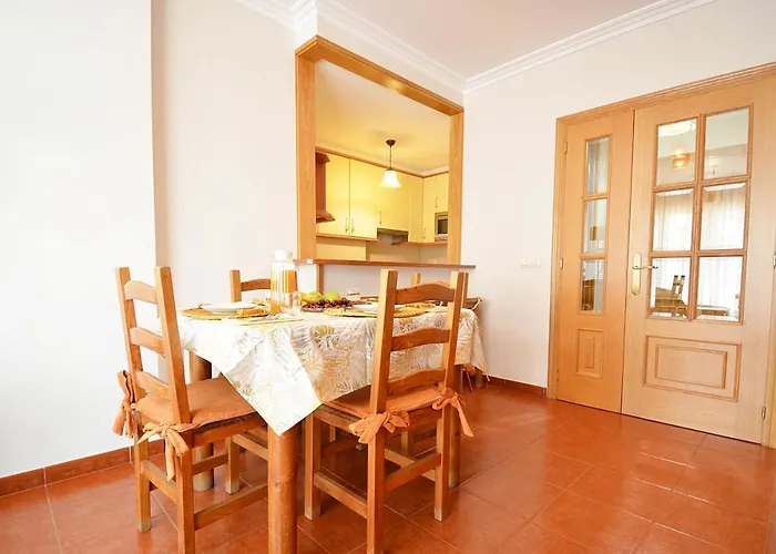 Galihost - Con Piscina En El Centro De Appartement Sanxenxo