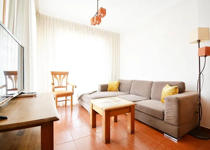 Galihost - Con Piscina En El Centro De